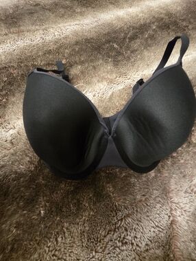 SKIMS NWt Black Seamless T-Shirt Bra - Women Intimates Size 32DDD